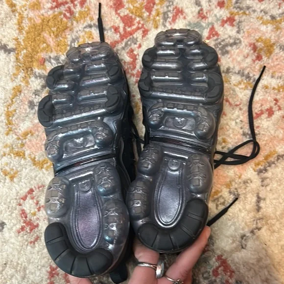 Nike Tennis Shoes - Picture 5 of 5